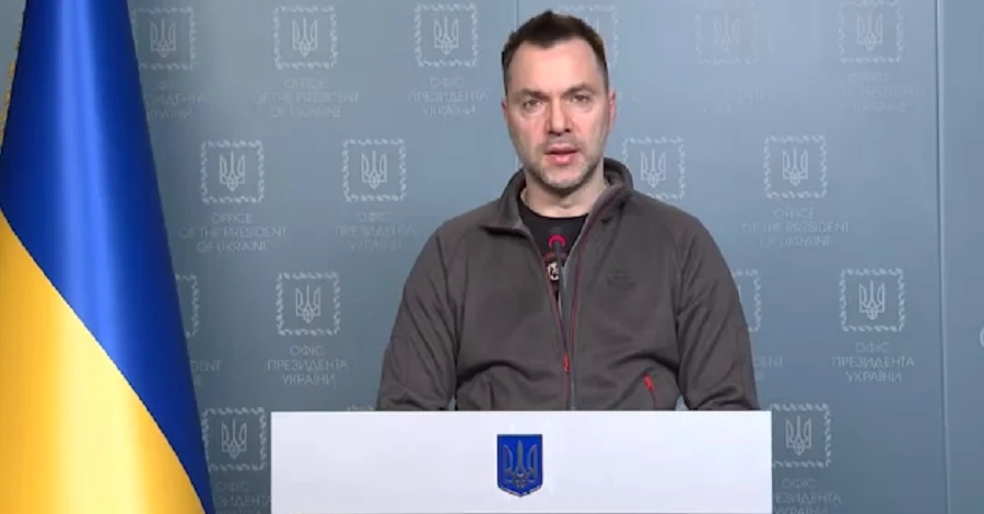 Арестович: Російські окупанти проводять перегрупування на Донбасі та готуються до штурму 
