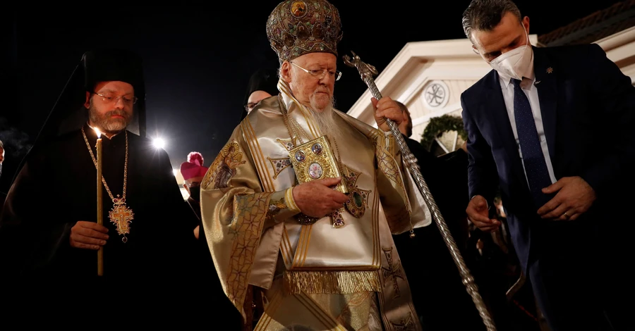 Вселенский Патриарх призвал к открытию гуманитарных коридоров для тысяч людей в Мариуполе