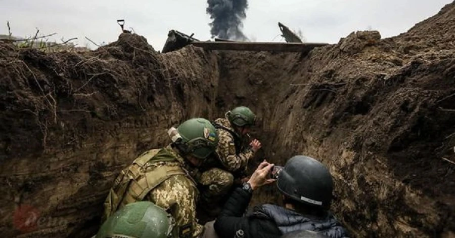 Генштаб ВСУ: Враг продолжает уничтожение Мариуполя и пытается заблокировать Харьков
