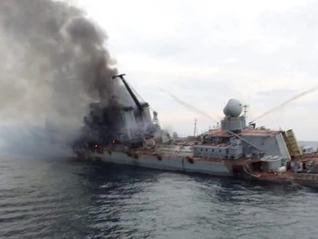 У Чорному морі росіяни, намагаючись підняти ракети з крейсера 