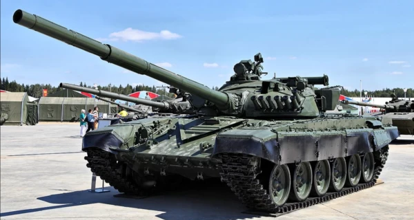 Польша передала Украине 200 танков и десятки БМП