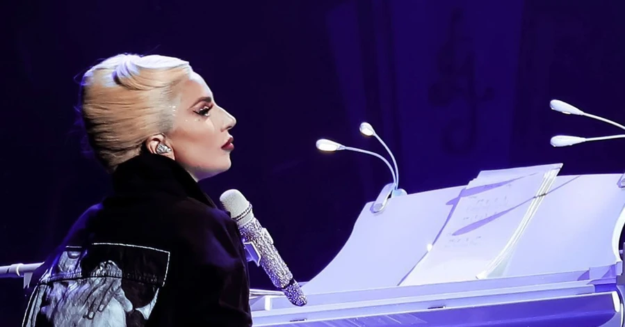 Леди Гага назвала россиян тупыми, а они возразили ей на русском 