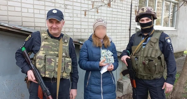 У Харкові жінці повернули 30 тисяч доларів, які у неї вкрали у підвалі будинку