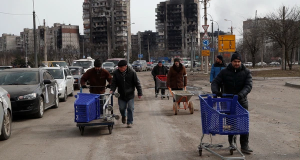 Андрющенко: Люди, що застрягли в Маріуполі, впевнені, що солдати РФ марширують Хрещатиком