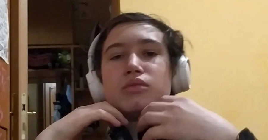 Подросток, который не заметил Джоли во Львове, отреагировал на мемы с собой