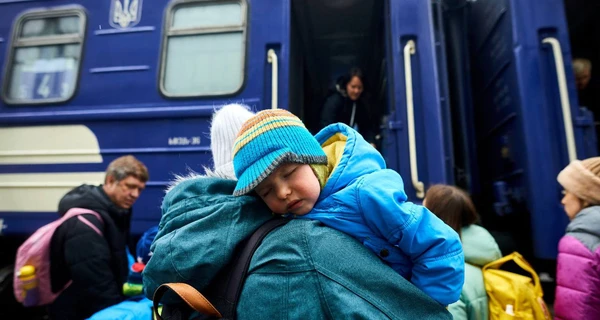 Після ракетних обстрілів затримуються вже 46 потягів. Деякі спізнюються більш ніж на 11 годин