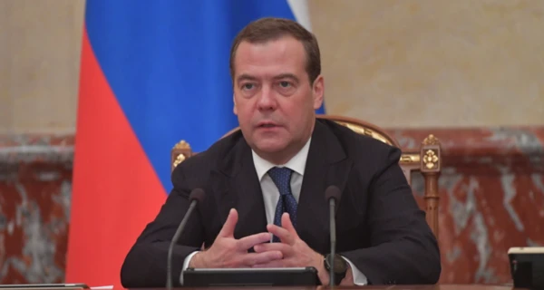 Офіс генпрокурора викликав на допит Медведєва, Шойгу, Матвієнка та Володіна