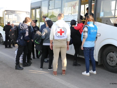 При содействии ООН и МККК из Мариуполя эвакуировали почти полтысячи человек