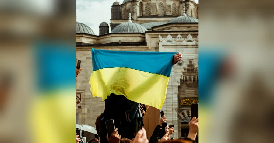Украинцы в Турции: Нам здесь сочувствуют, но денег не хватает, скоро вернемся домой