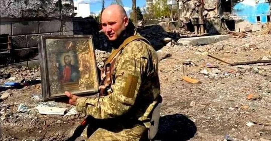 У зруйнованому будинку в Бородянці знайшли ікону, яка пережила вибухи та ворожі обстріли