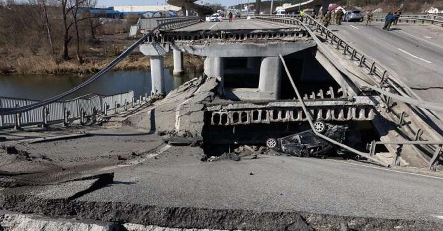 Укравтодор: На восстановление разрушенных дорог и мостов потребуется до четырех лет