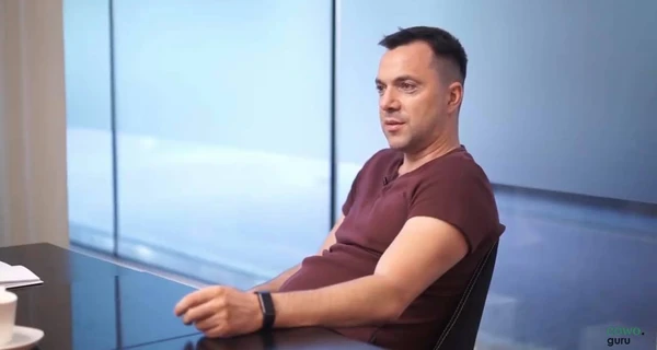 Арестович: Війська РФ переходять в оборону