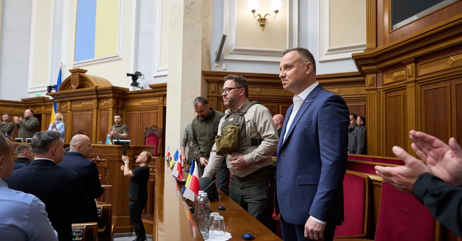 Отдельных аплодисментов Рады удостоился посол Польши - не уехал из Киева