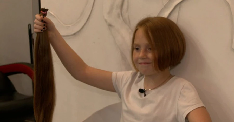9-річна Кіра з Чернігова обрізала волосся заради допомоги ЗСУ