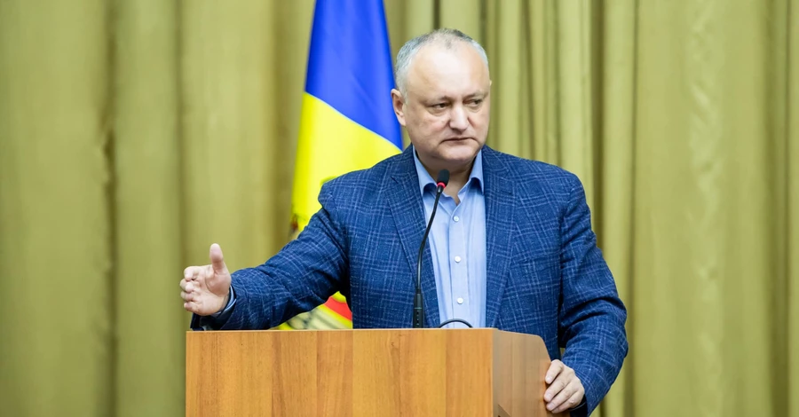 У Молдові обшуки у екс-президента Додона співпали з 50-річчям нинішнього лідера Санду
