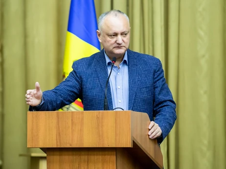 У Молдові обшуки у екс-президента Додона співпали з 50-річчям нинішнього лідера Санду