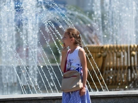 В Україні потеплішає до +27 градусів: звідки прийде спека