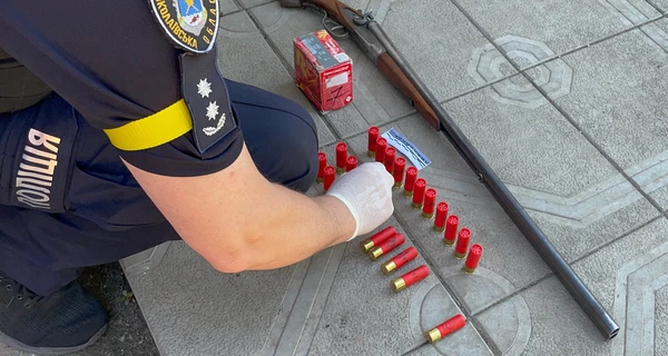 У Миколаївській області чоловік привласнив зброю російських солдатів після їх відступу