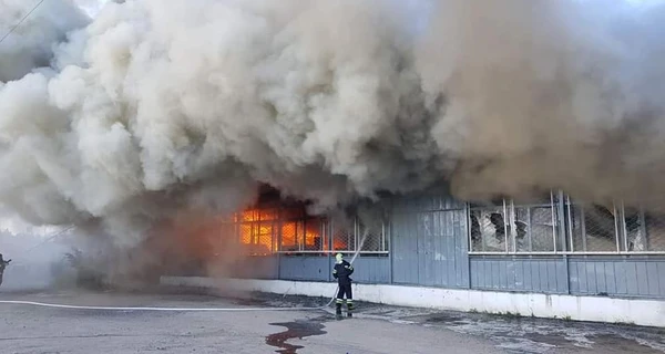 Три російські ракети вдарили по Дніпру. Під завалами опинилися люди