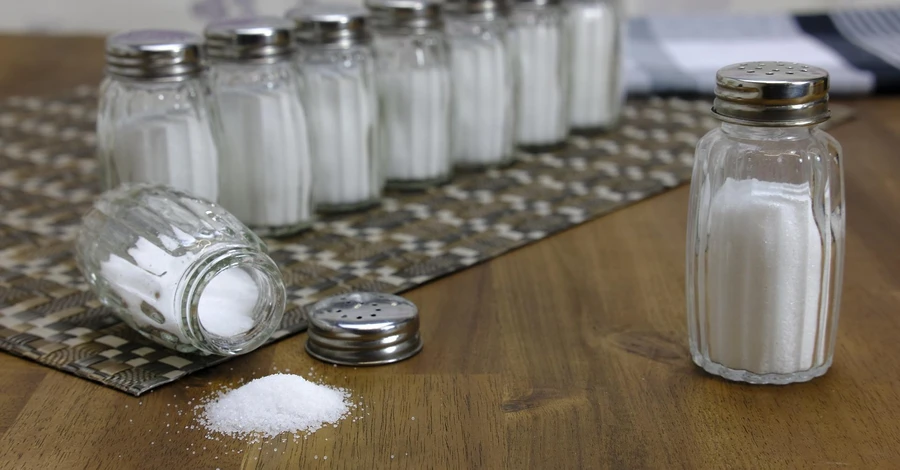 Дефіцит солі: привід не панікувати, а стати здоровішим