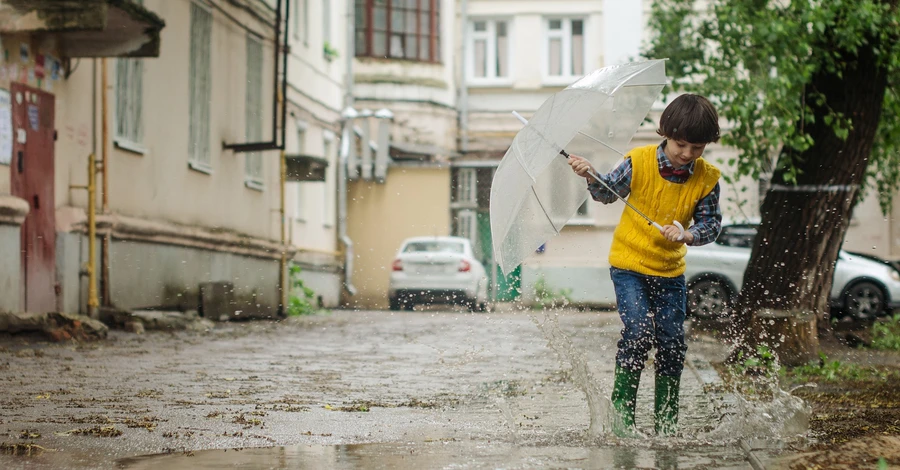 Українців чекає похолодання до +4 та грозові дощі
