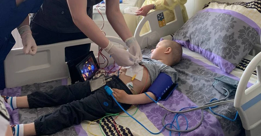 Львовские врачи провели уникальную операцию по отбору стволовых клеток у ребенка