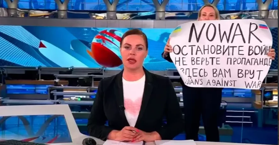 Охрана, отмена! Марине Овсянниковой не дали рассказать в Киеве о российской пропаганде