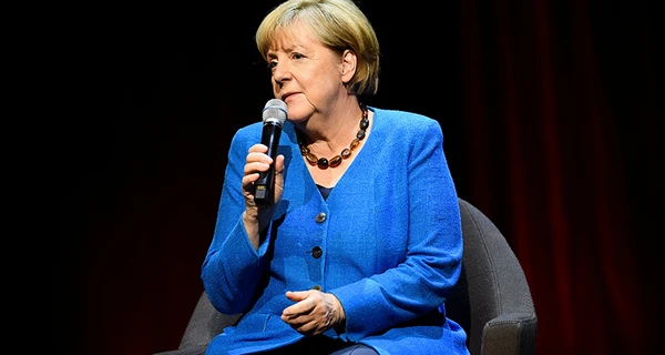 Меркель: Путин покончил с переговорами в Минске еще год назад