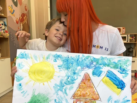 TARABAROVA показала, какой видят Украину ее дети в рисунке для ВСУ