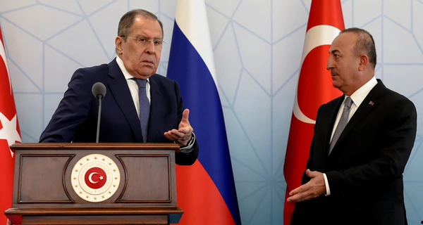 Відео дня: український журналіст на брифінгу в Туреччині запитав Лаврова про вкрадене зерно