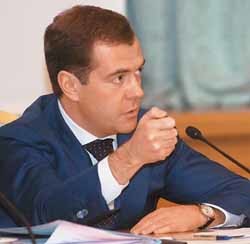 Дмитрий Медведев подписал договор о перемирии 