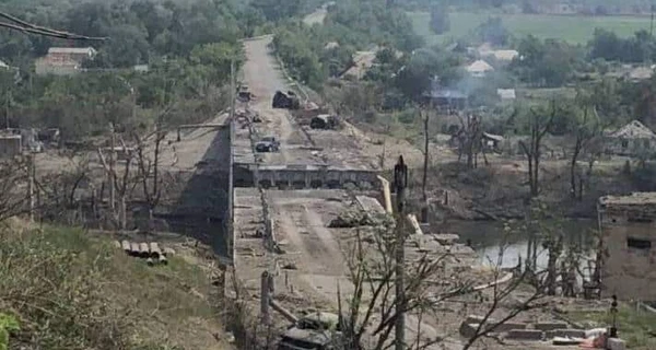 Росіяни зруйнували всі мости, що ведуть до Сєверодонецька - евакуація неможлива