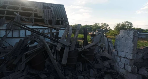 Вночі російські окупанти обстріляли Апостолове на Дніпропетровщині. Загинуло 4 людини