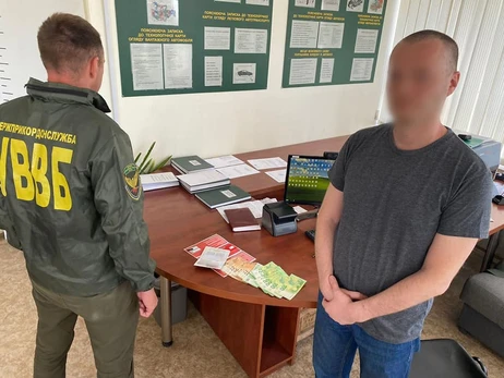 На Закарпатье 44-летний мужчина притворялся студентом, чтобы выехать за границу 