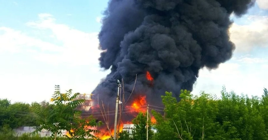 В Запорожской области загорелся химзавод 