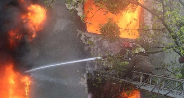 На Харківщині війська РФ завдали ракетних ударів по газопереробному заводу