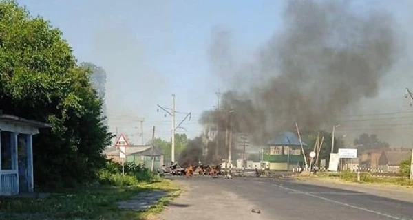 На Полтавщині зайнялося військове авто, що перевозило боєкомплект