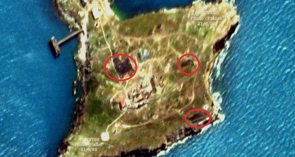 Українські військові уразили на Зміїному зенітно-ракетний комплекс РФ та станцію радіолокації