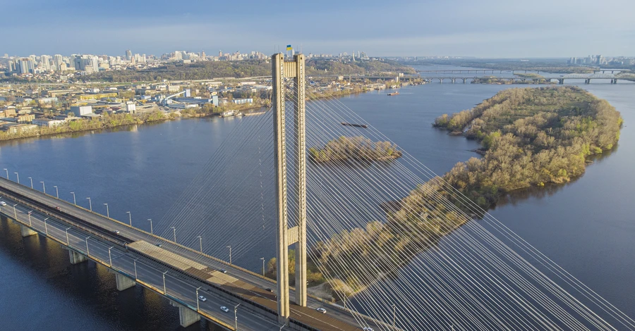 В Киеве Южный мост закрыли для частного транспорта