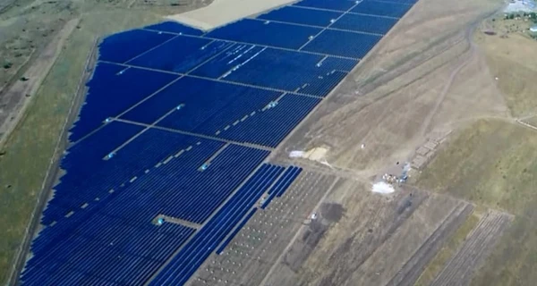 Російські загарбники викрали найбільшу в Україні сонячну електростанцію