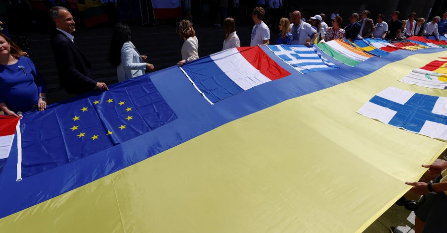 Історичний день: Україна отримала статус країни-кандидата в ЄС