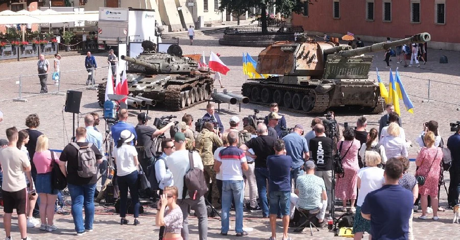 У Варшаві показали підбиті ЗСУ російські танки