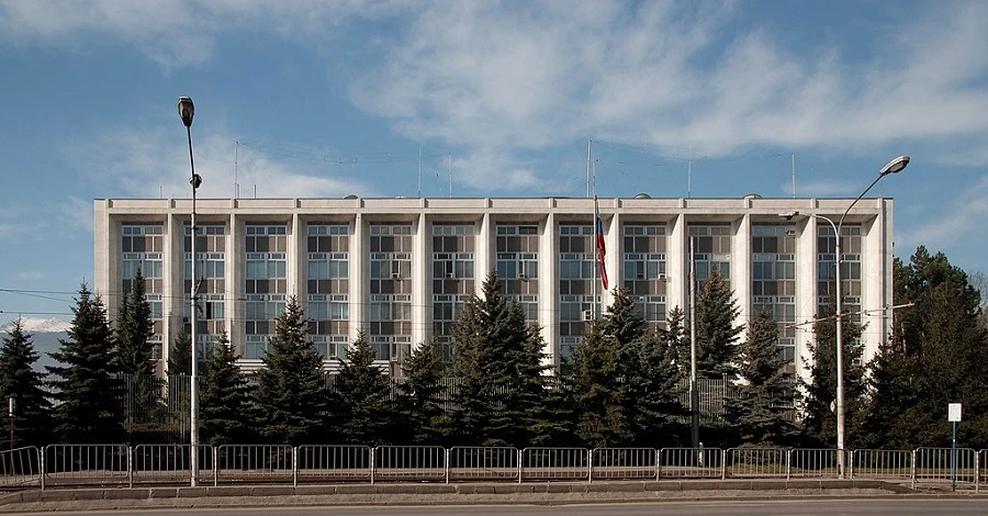 Болгария высылает 70 сотрудников посольства РФ, которые оказались шпионами