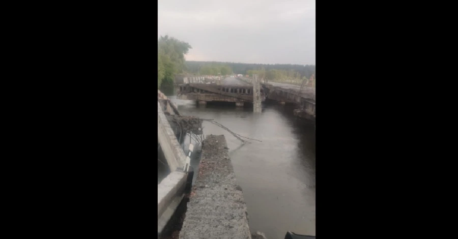На Київщині блискавка зруйновала міст через Ірпінь, є загиблий