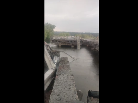 На Киевщине из-за молнии разрушен мост через Ирпень, есть погибший