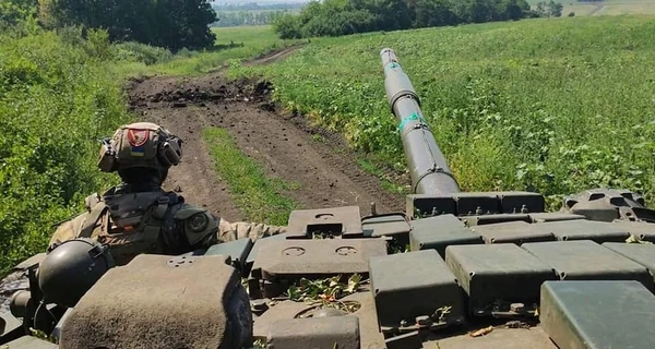 Генштаб: Росіяни штурмують села на слов’янському напрямку. Тривають бої