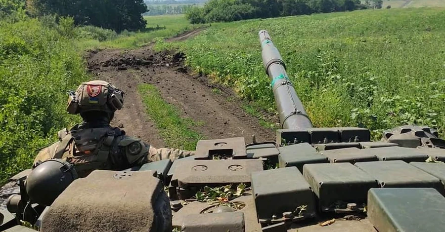 Генштаб: Россияне штурмуют села на Славянском направлении. Продолжаются бои