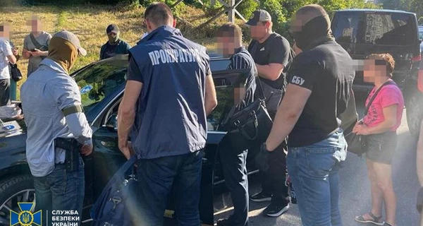 СБУ ліквідувала канал незаконної легалізації росіян, які втекли до України