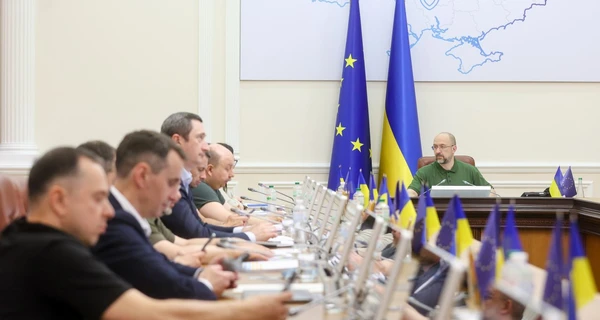 Кабмин заморозил повышение тарифов на электричество, за которые отвечает правительство