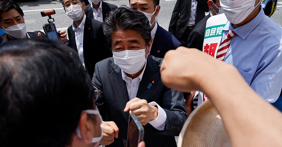 У Японії вчинено замах на екс-прем'єр-міністра Сіндзо Абе
